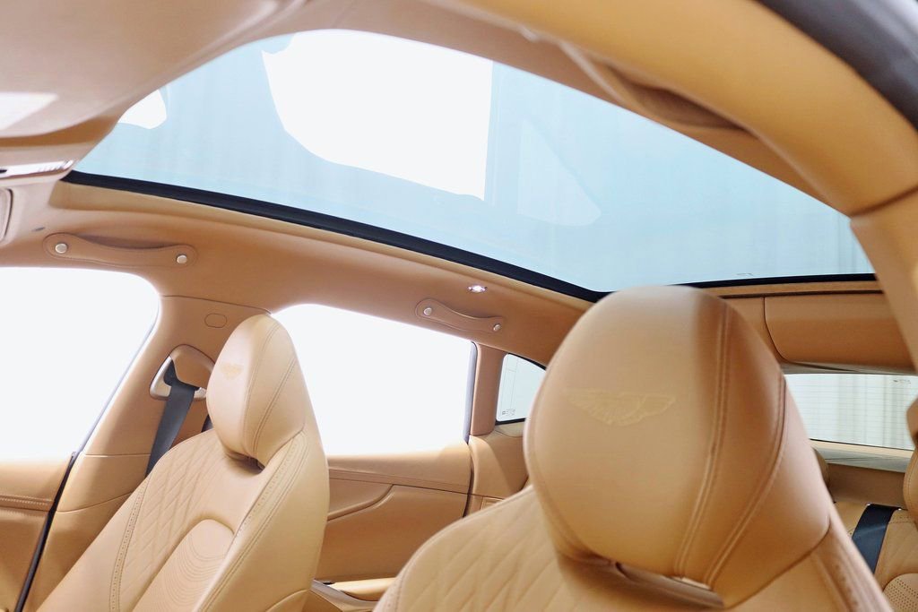 Used 2023 Aston Martin DBX image 37