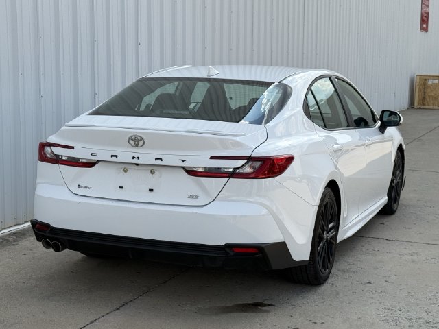 Used 2025 Toyota Camry SE FWD image 4