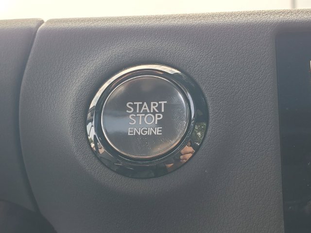 Used 2025 Lexus GX 550 w/ Cold Area Package AWD/4WD image 19