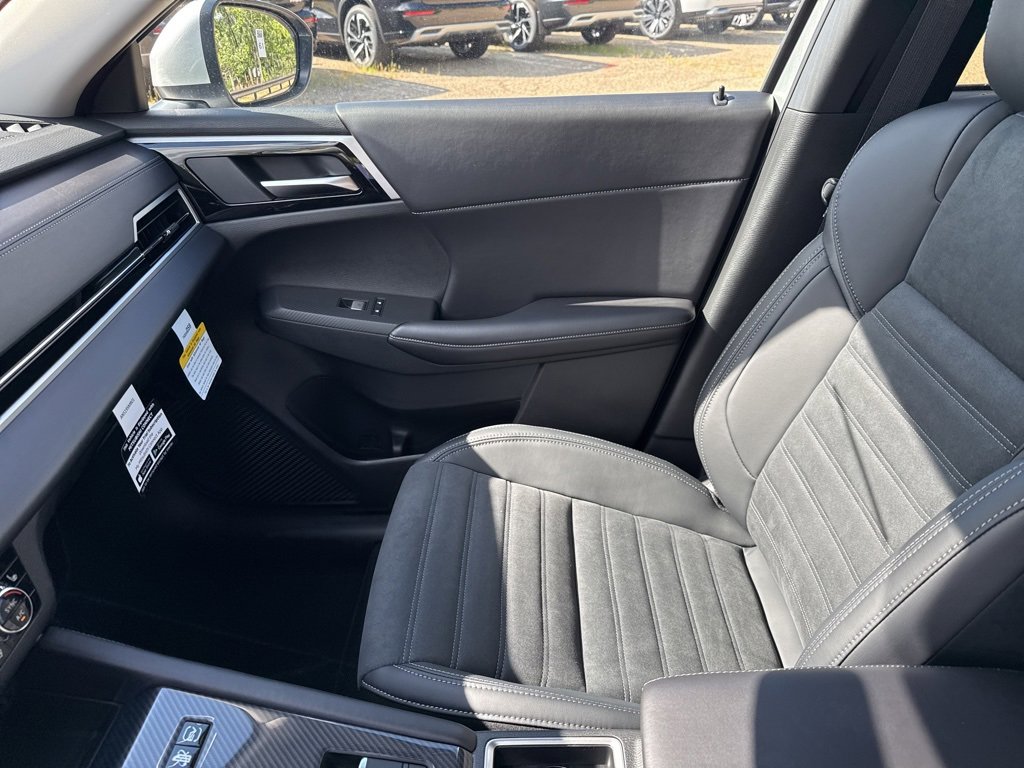 New 2025 Mitsubishi Outlander SE image 26