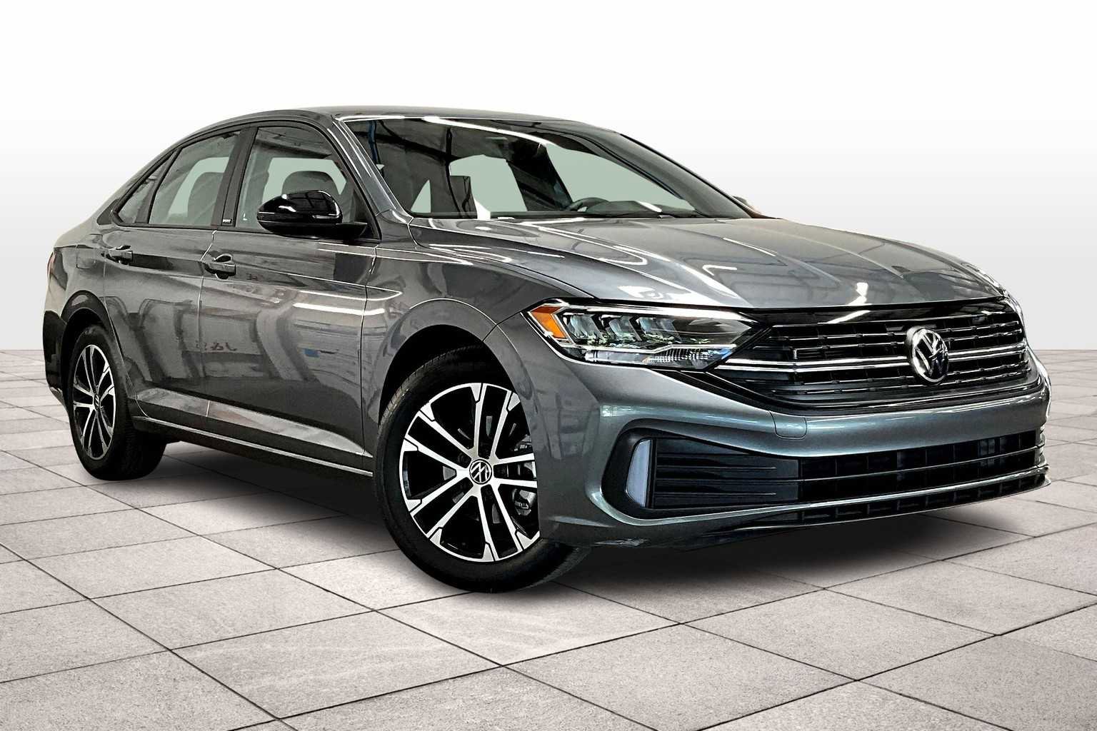 Used 2023 Volkswagen Jetta Sport image 2