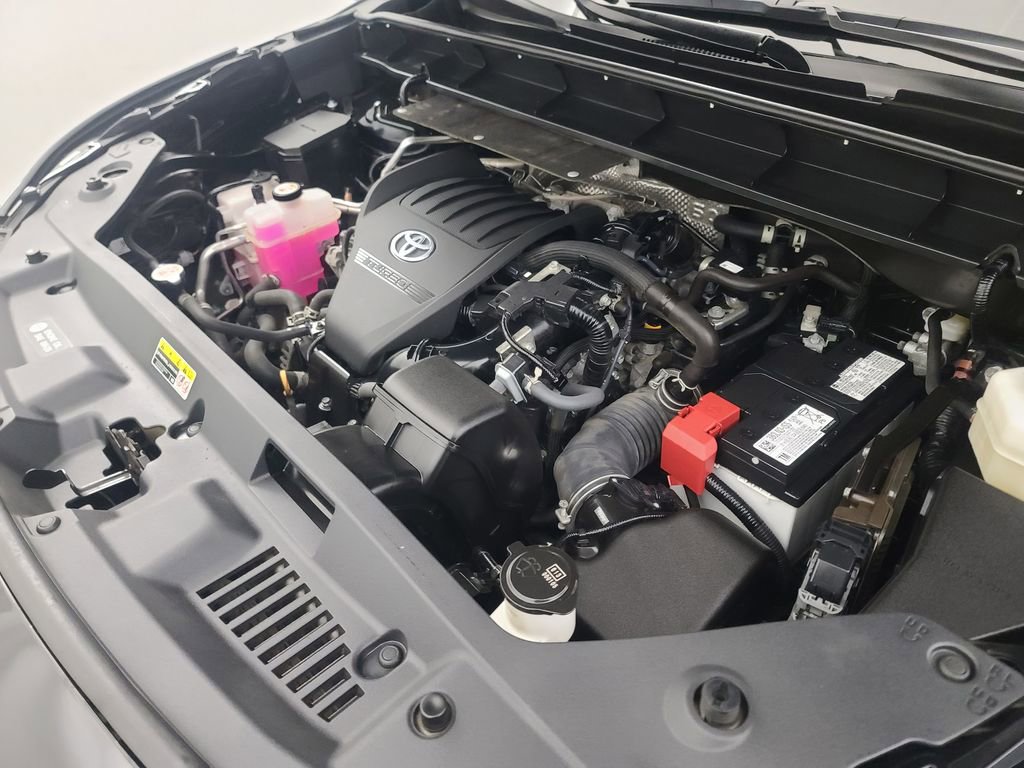 Used 2023 Toyota Highlander LE image 40