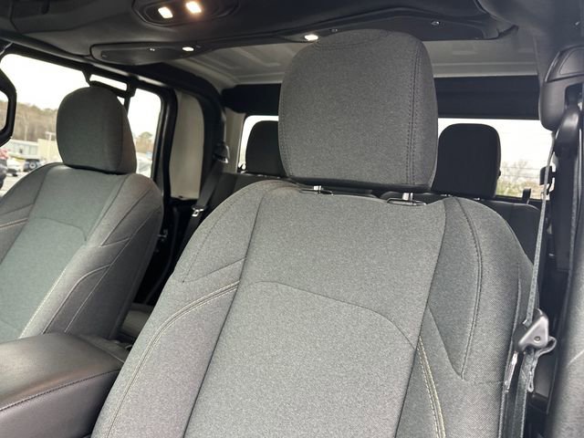 Used 2025 Jeep Gladiator Sport image 17