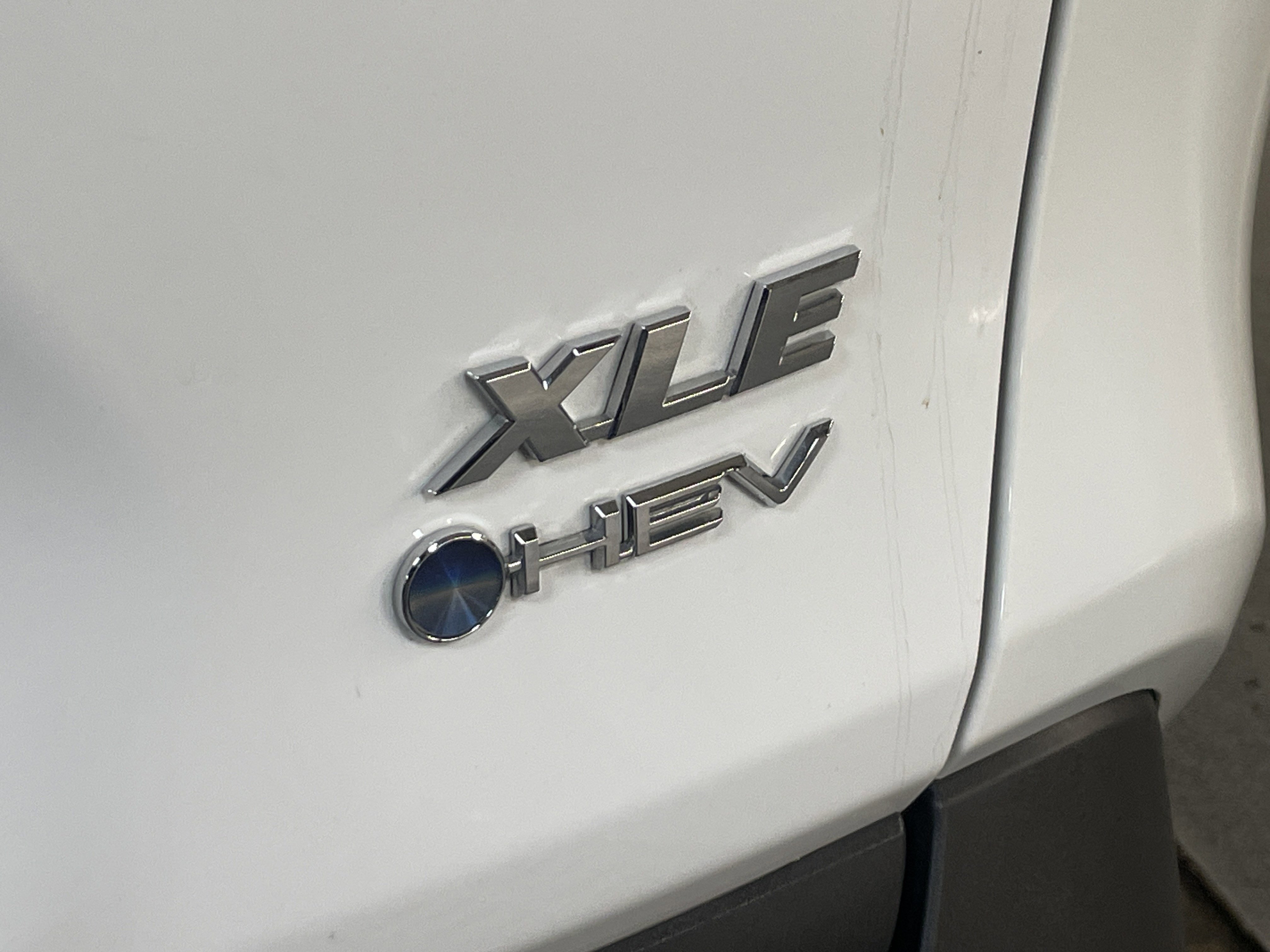 Used 2025 Toyota RAV4 XLE image 33