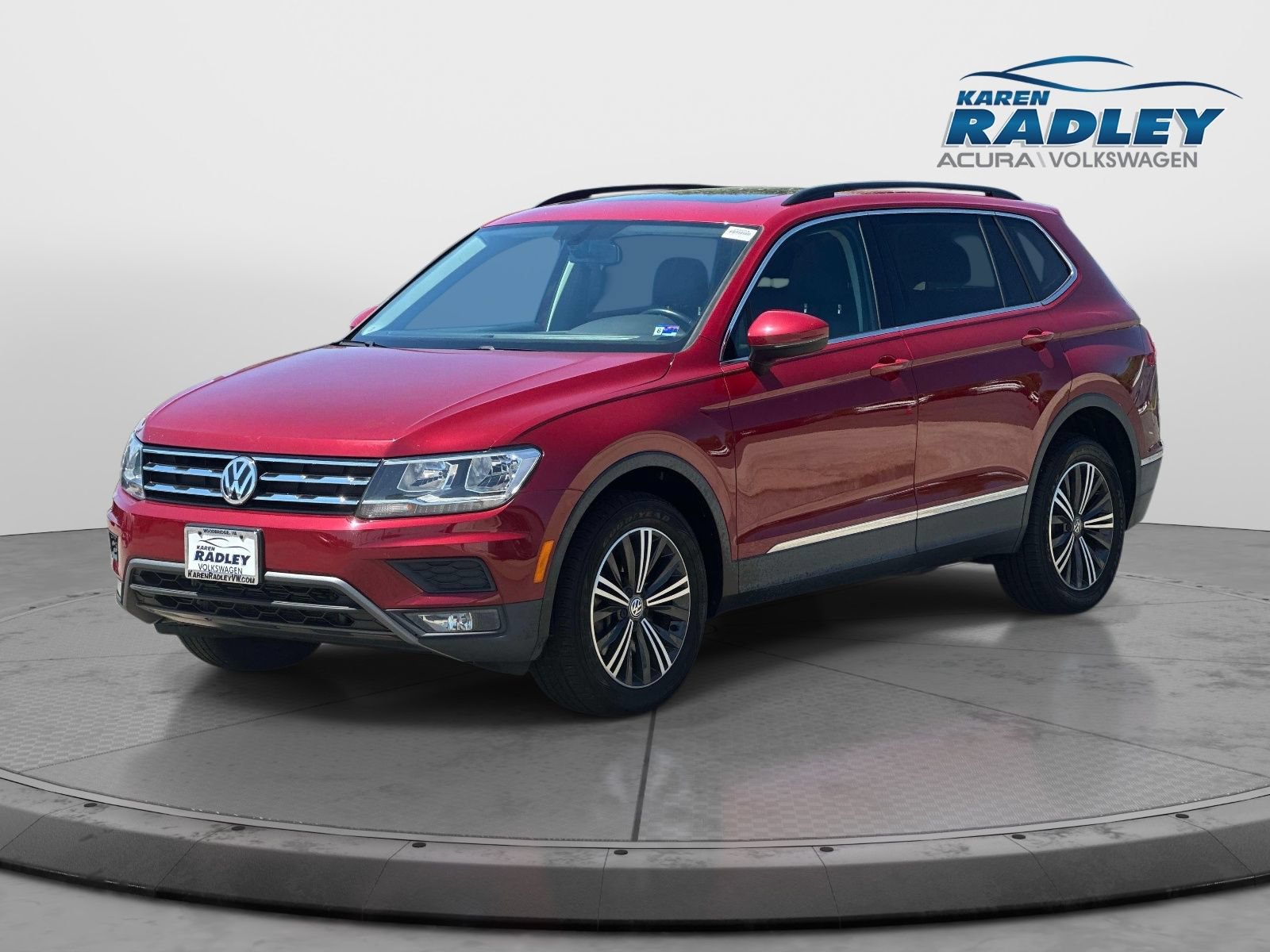 Used 2018 Volkswagen Tiguan SE w/ Panoramic Sunroof Package FWD image 5