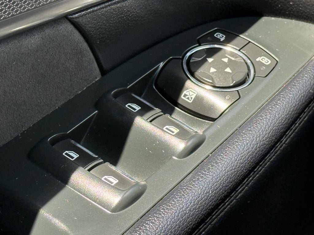 Used 2018 Ford Explorer XLT w/ Equipment Group 202A AWD/4WD image 18