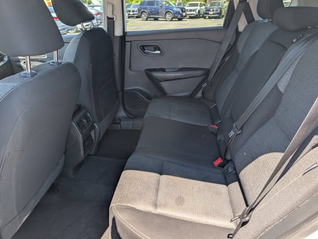 Used 2023 Nissan Rogue SV AWD/4WD image 14