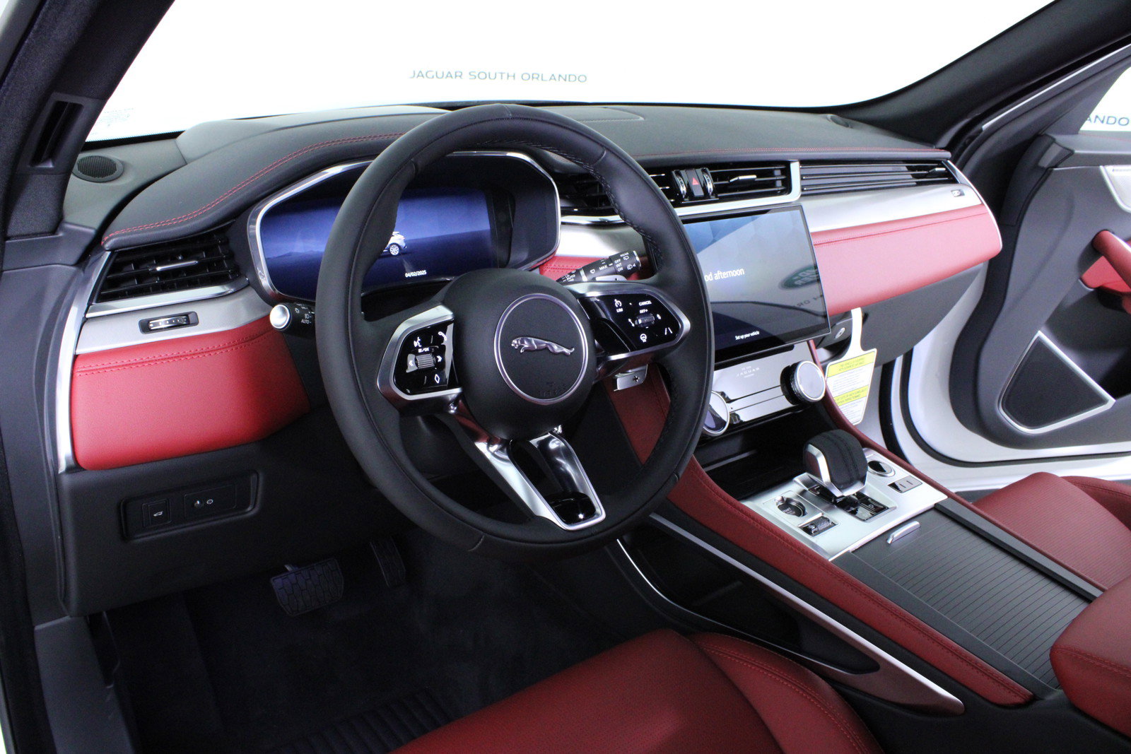 New 2025 Jaguar F-PACE R-Dynamic S image 16