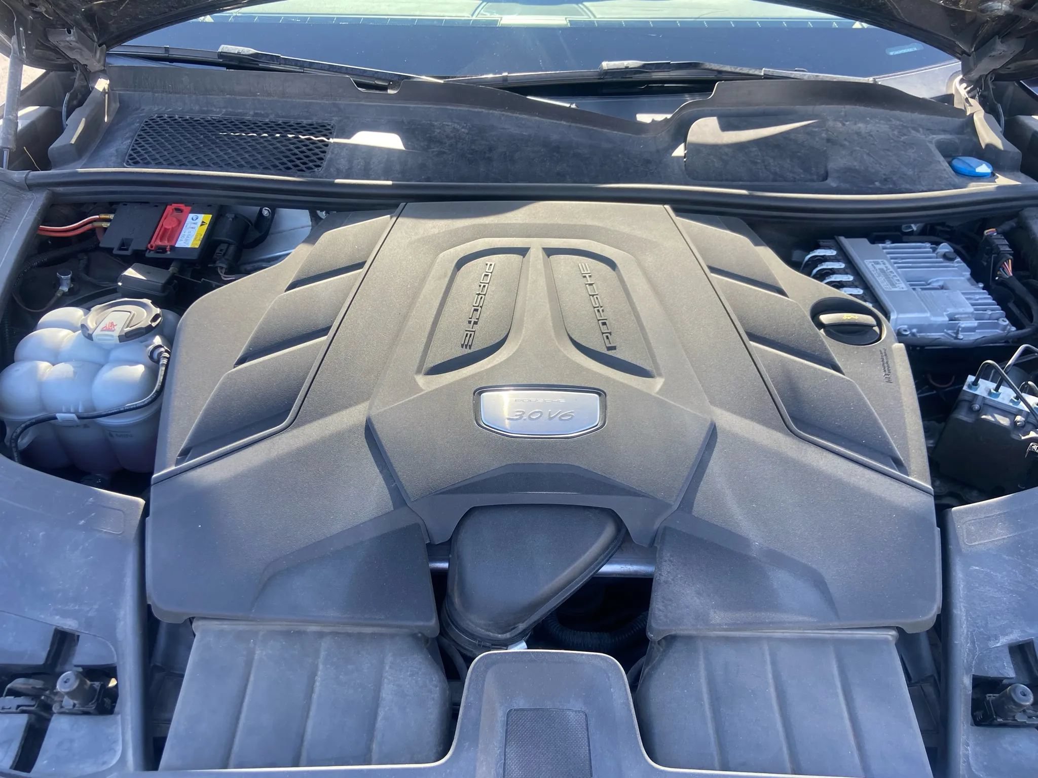 Used 2019 Porsche Cayenne AWD/4WD image 24
