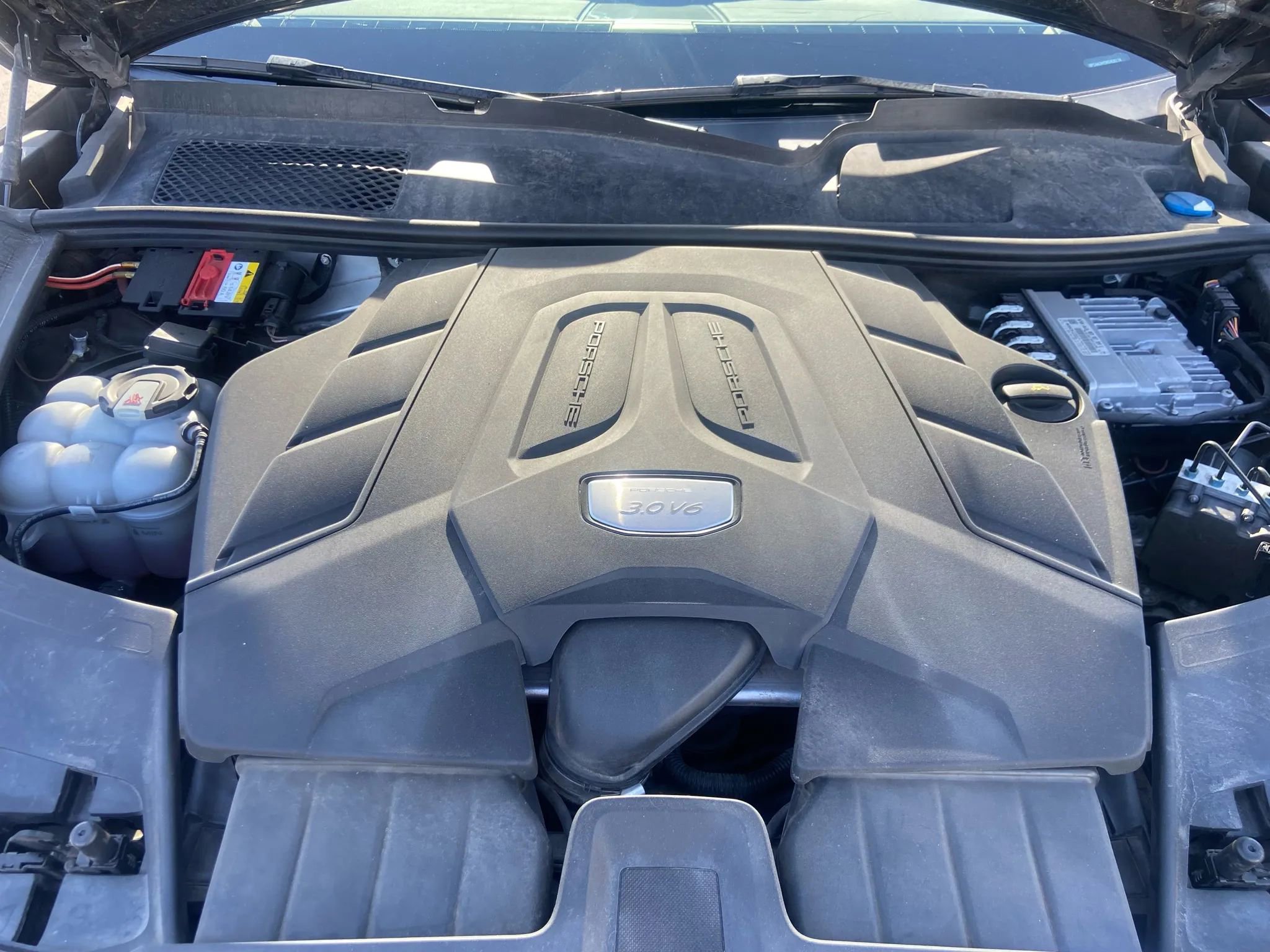 Used 2019 Porsche Cayenne Sport Utility 4D image 24