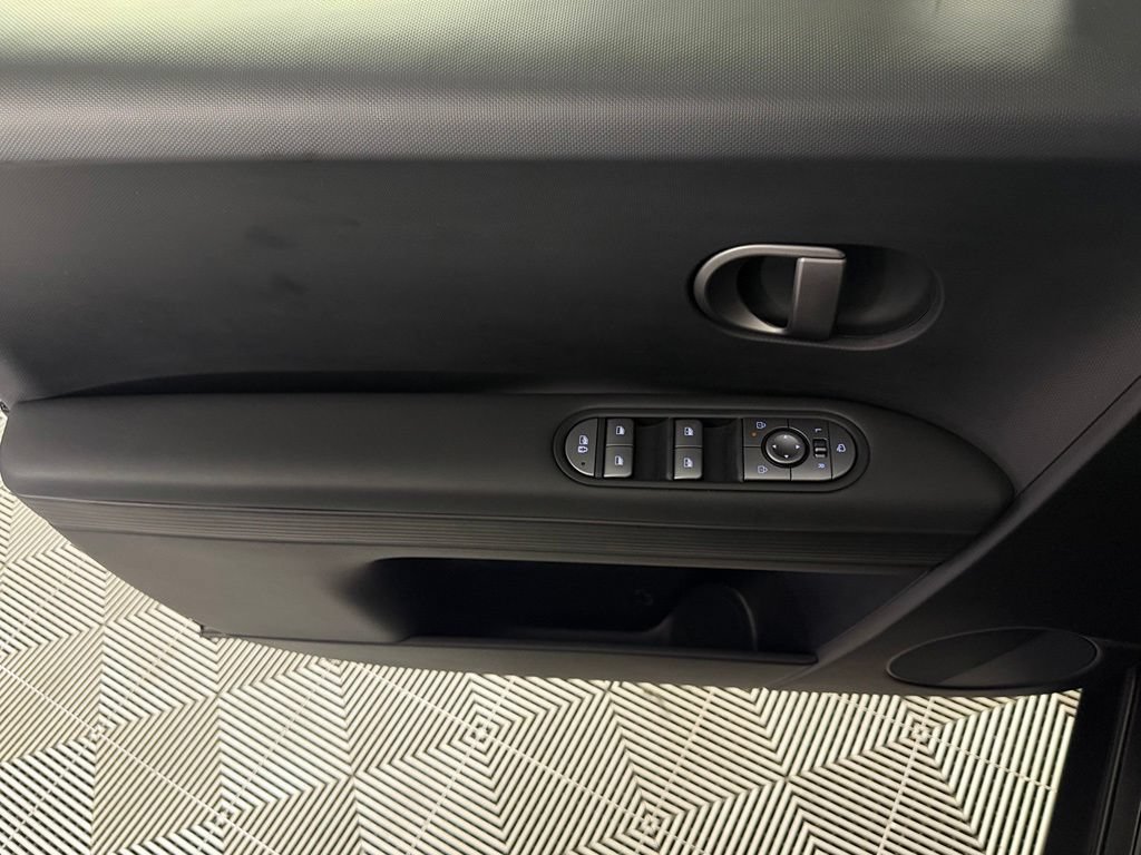 Used 2025 Hyundai Ioniq 5 SEL RWD image 23