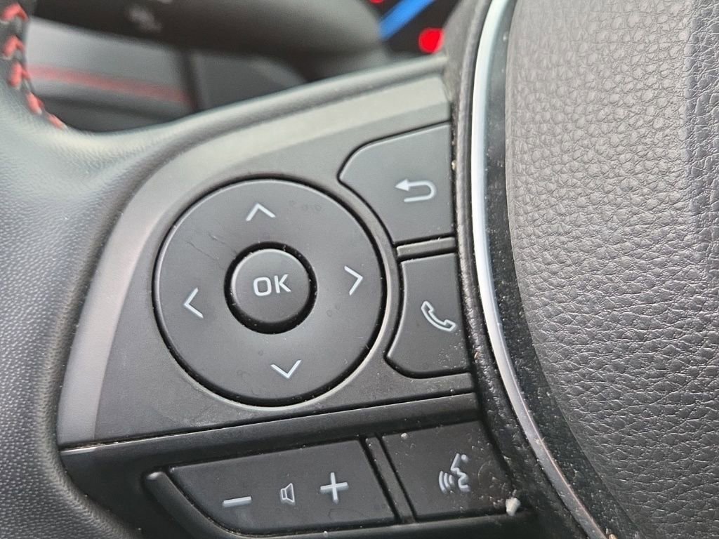 Used 2021 Toyota RAV4 SE w/ Weather & Moonroof Package image 25