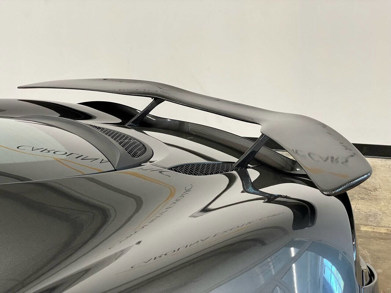 Used 2017 McLaren 570S image 32