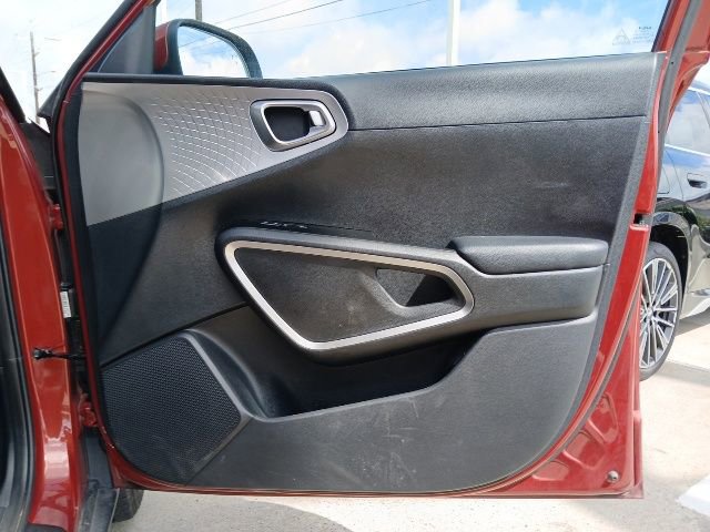 Used 2024 Kia Soul LX w/ Option Group 015 FWD image 13