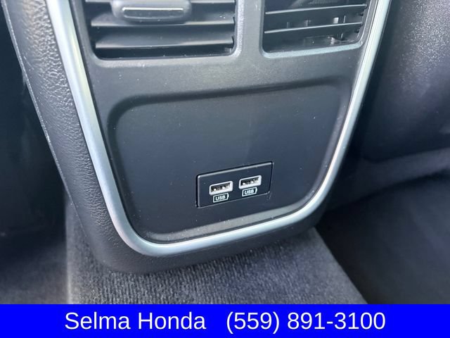 Used 2022 Chrysler 300 Touring L w/ Popular Equipment Group AWD/4WD image 8