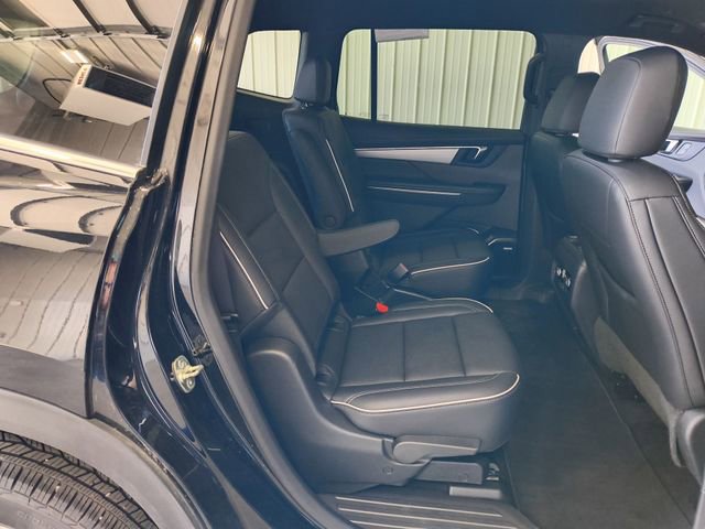 Used 2025 Buick Enclave Preferred AWD/4WD image 24