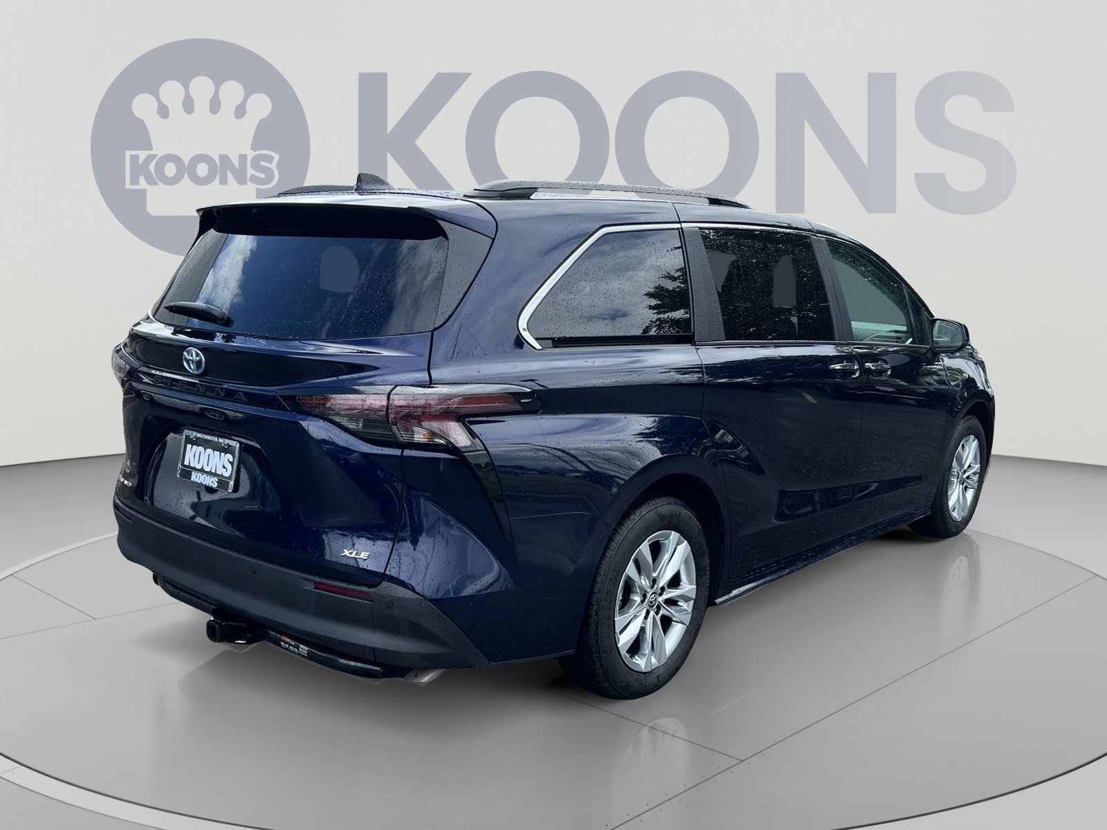 Used 2025 Toyota Sienna XLE w/ XLE Plus Package AWD/4WD image 7