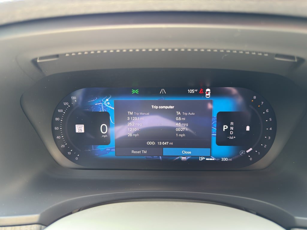 Certified 2025 Volvo V90 B6 Cross Country Plus AWD/4WD image 17