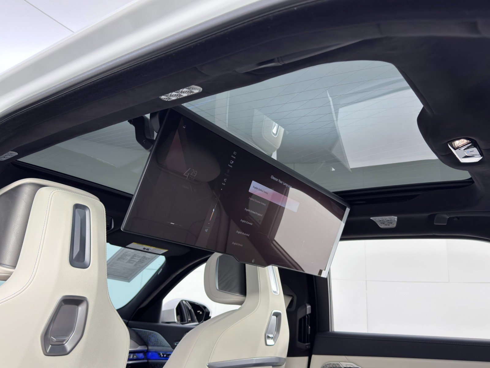 Used 2023 BMW i7 xDrive60 w/ Executive Package 2 image 47