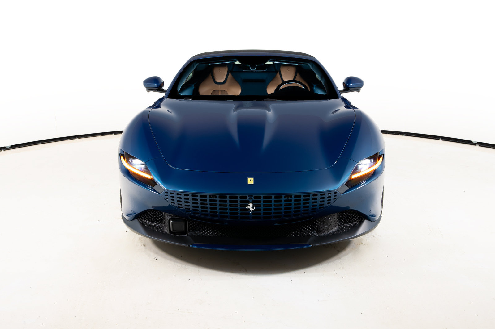 Certified 2025 Ferrari Roma Spider RWD image 30