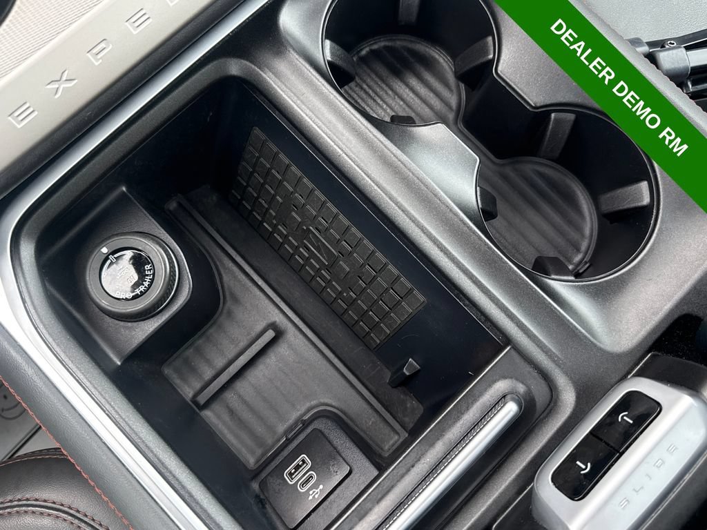 Used 2025 Ford Expedition Max Active AWD/4WD image 38