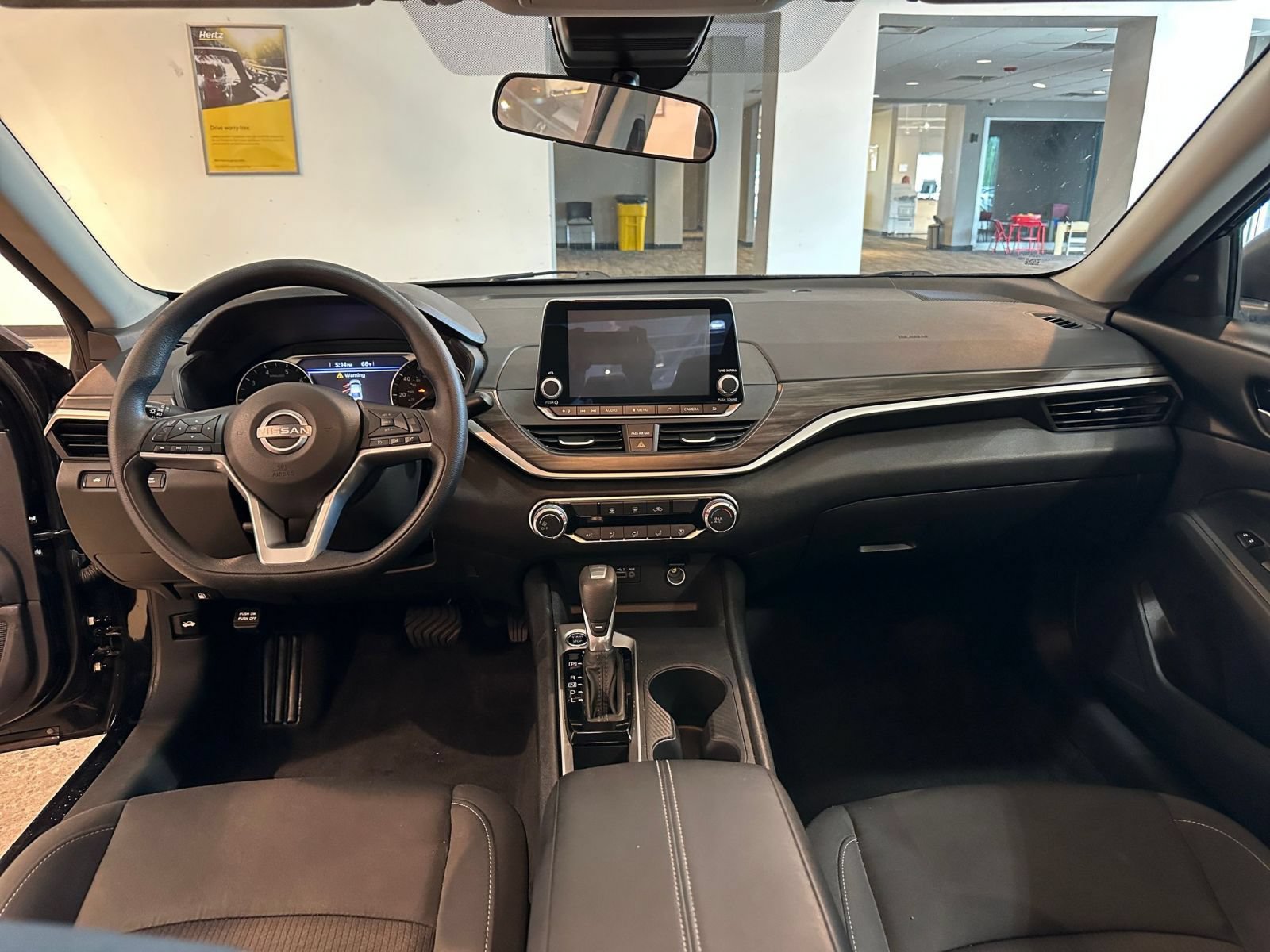 Used 2025 Nissan Altima 2.5 SV FWD image 32