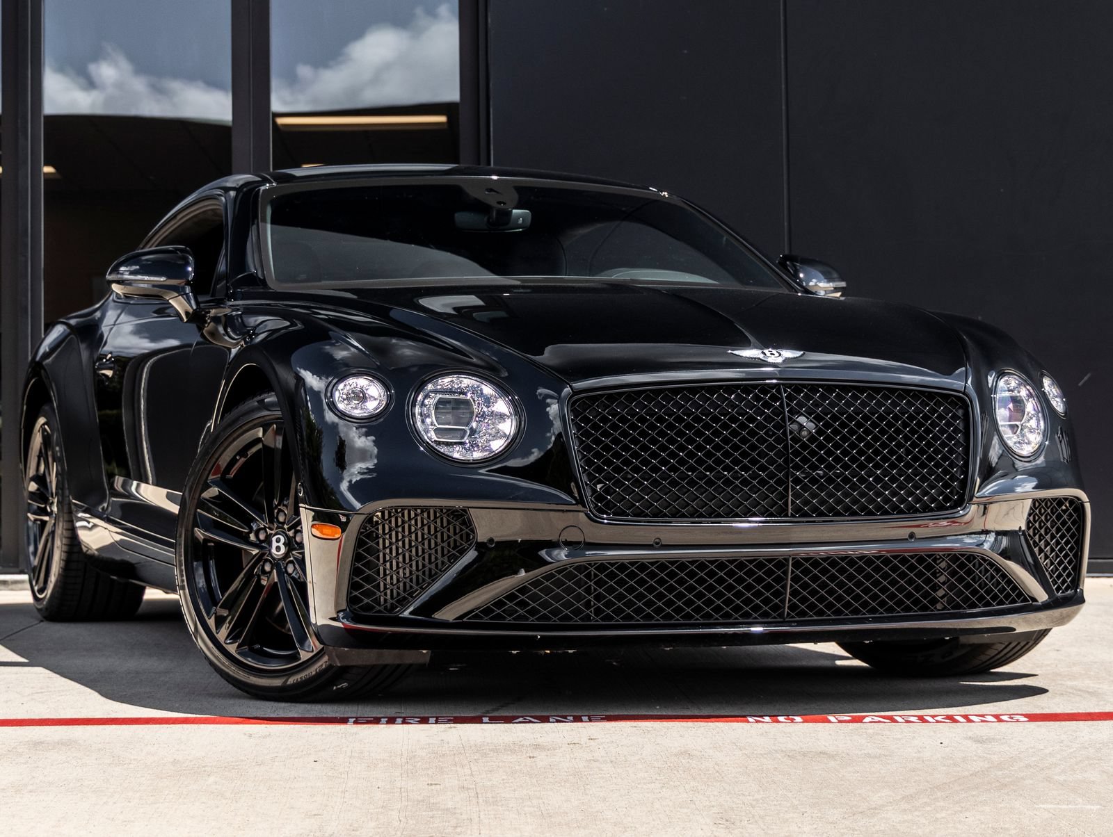 Used 2023 Bentley Continental GT Mulliner AWD/4WD image 2