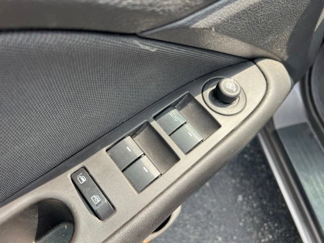Used 2011 Ford Fusion SE w/ 202A Rapid Spec Order Code FWD image 25