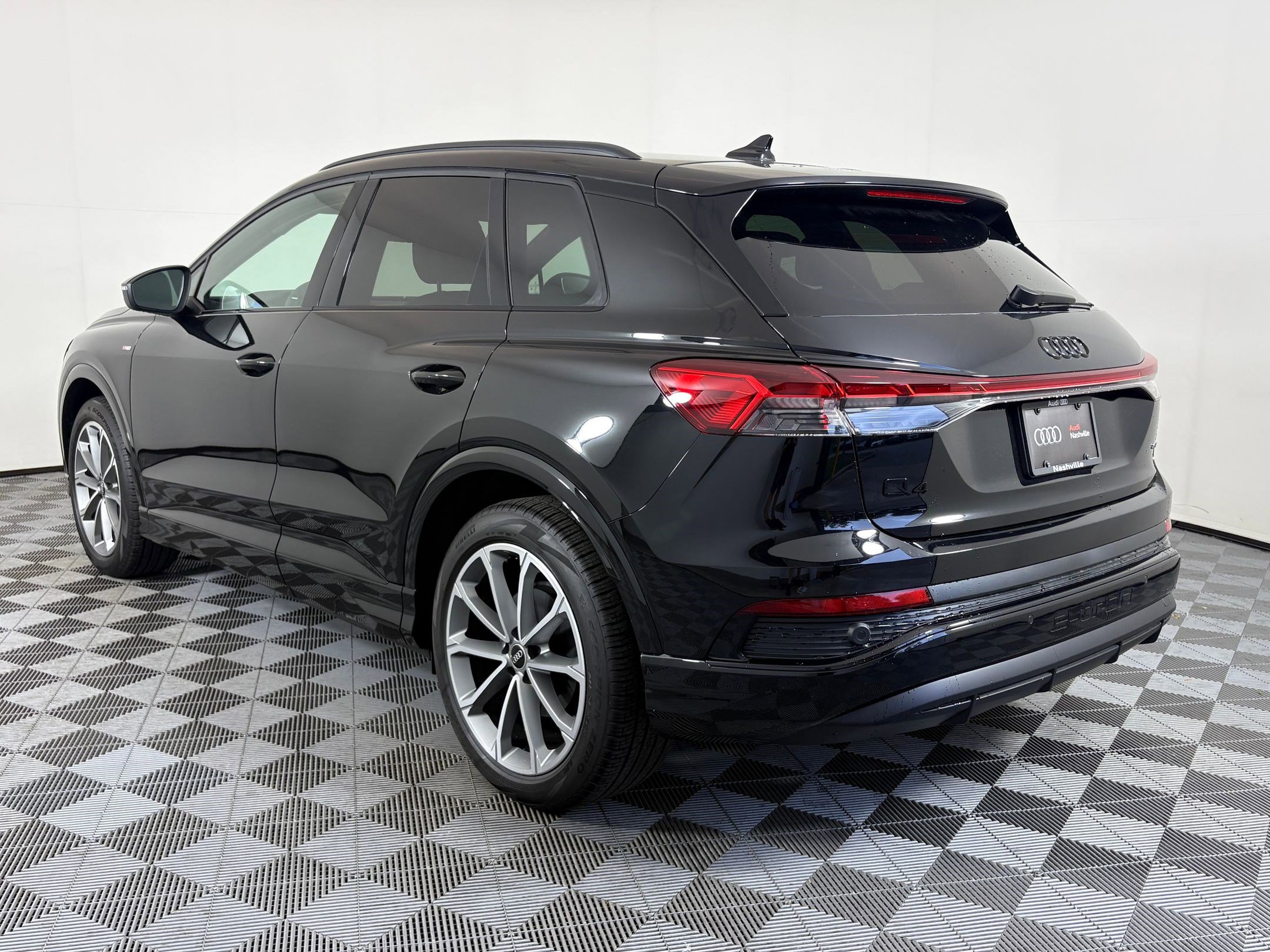 New 2026 Audi Q4 e-tron Premium image 3