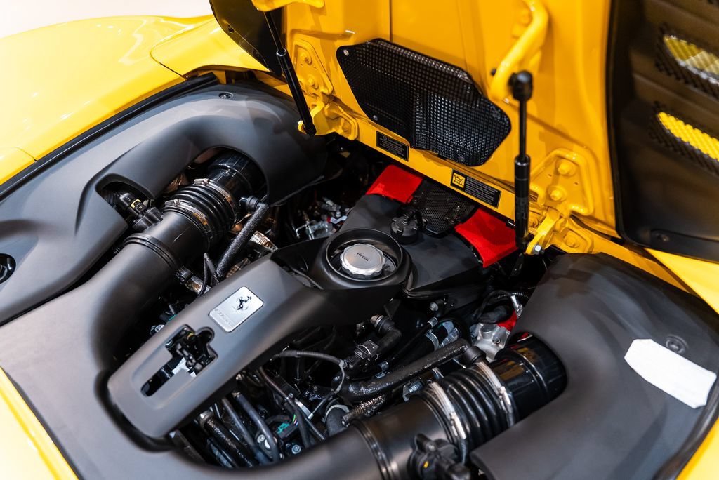 Certified 2021 Ferrari F8 Tributo RWD image 15