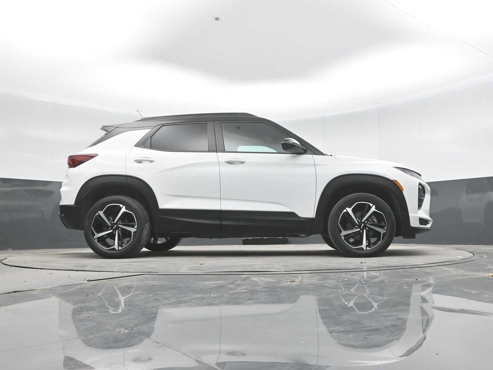 Used 2023 Chevrolet TrailBlazer RS AWD/4WD image 30