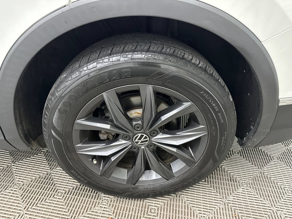 Used 2023 Volkswagen Tiguan SE FWD image 20