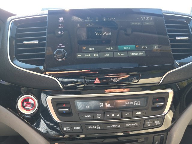 Used 2021 Honda Pilot Touring image 13