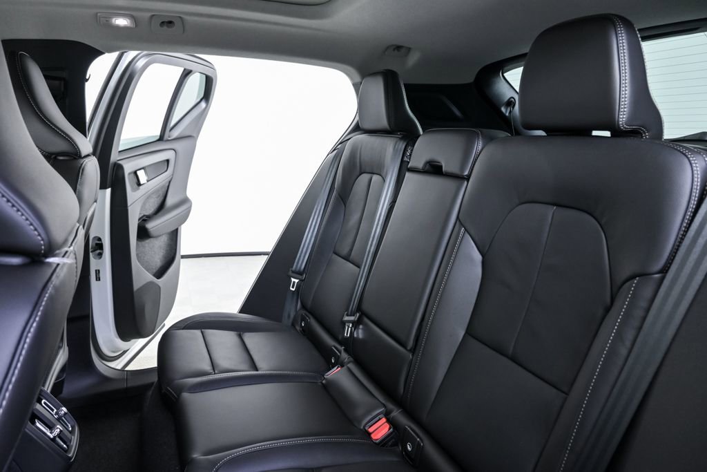 New 2026 Volvo XC40 B5 Core image 20