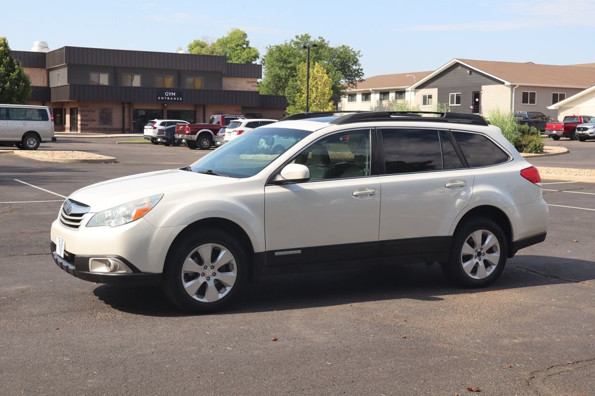 Used 2010 Subaru Outback 2.5i Premium AWD/4WD image 10