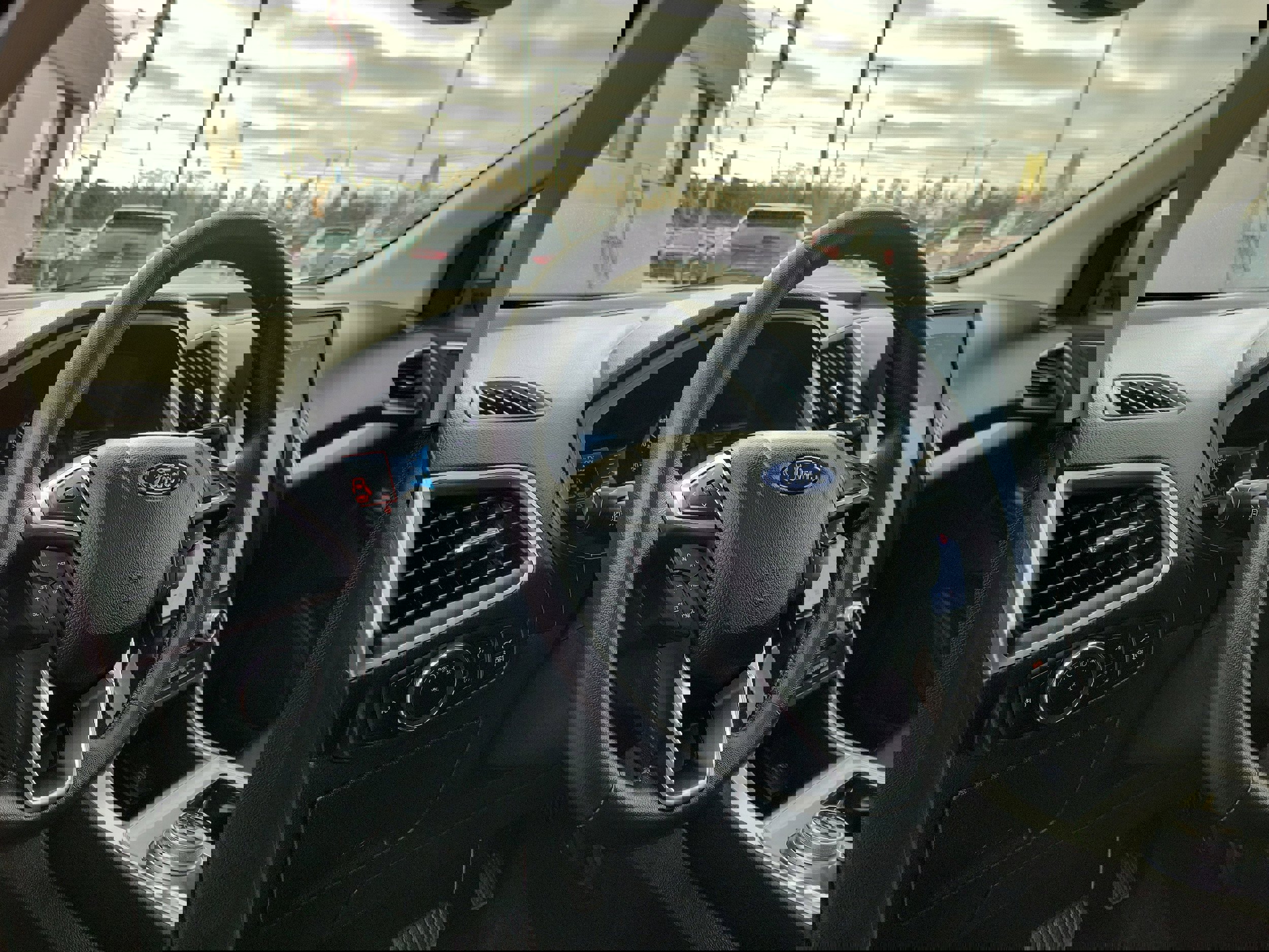 Used 2024 Ford Edge SEL w/ Convenience Package image 21