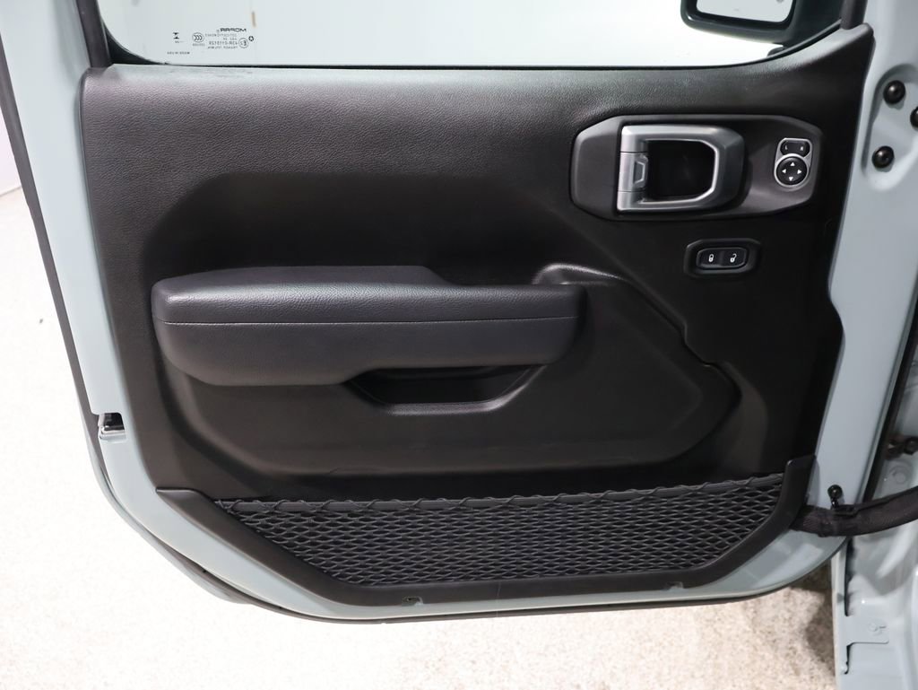 Used 2024 Jeep Wrangler Unlimited w/ Convenience Group image 14