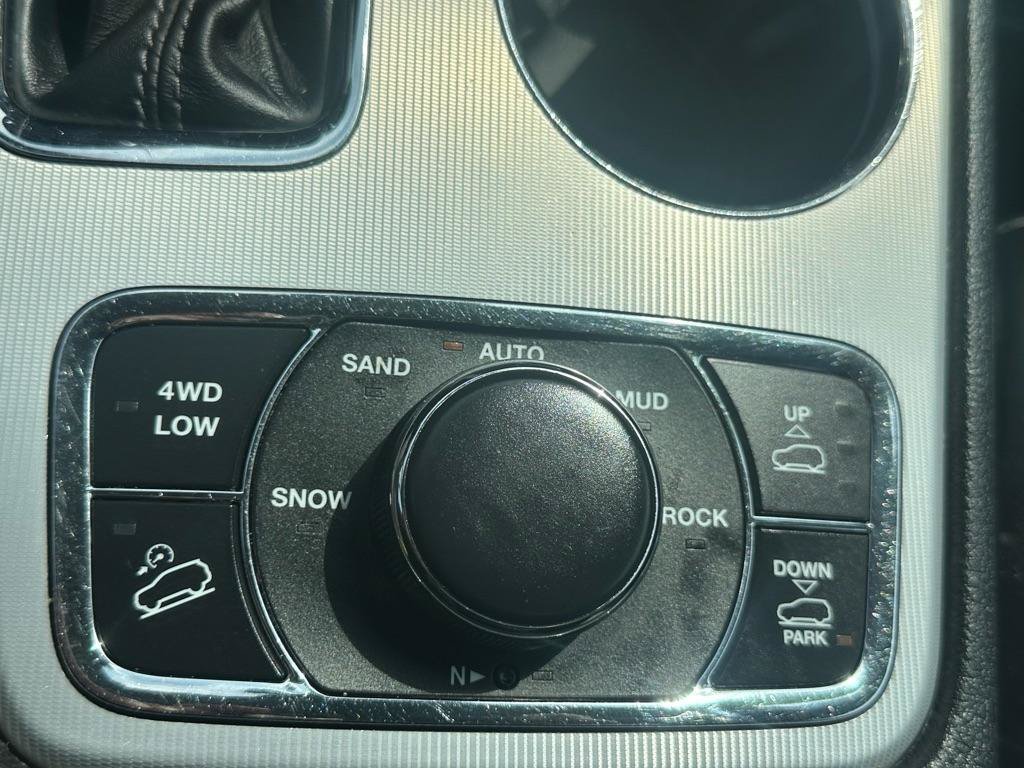 Used 2019 Jeep Grand Cherokee Summit w/ Platinum Series Group AWD/4WD image 23