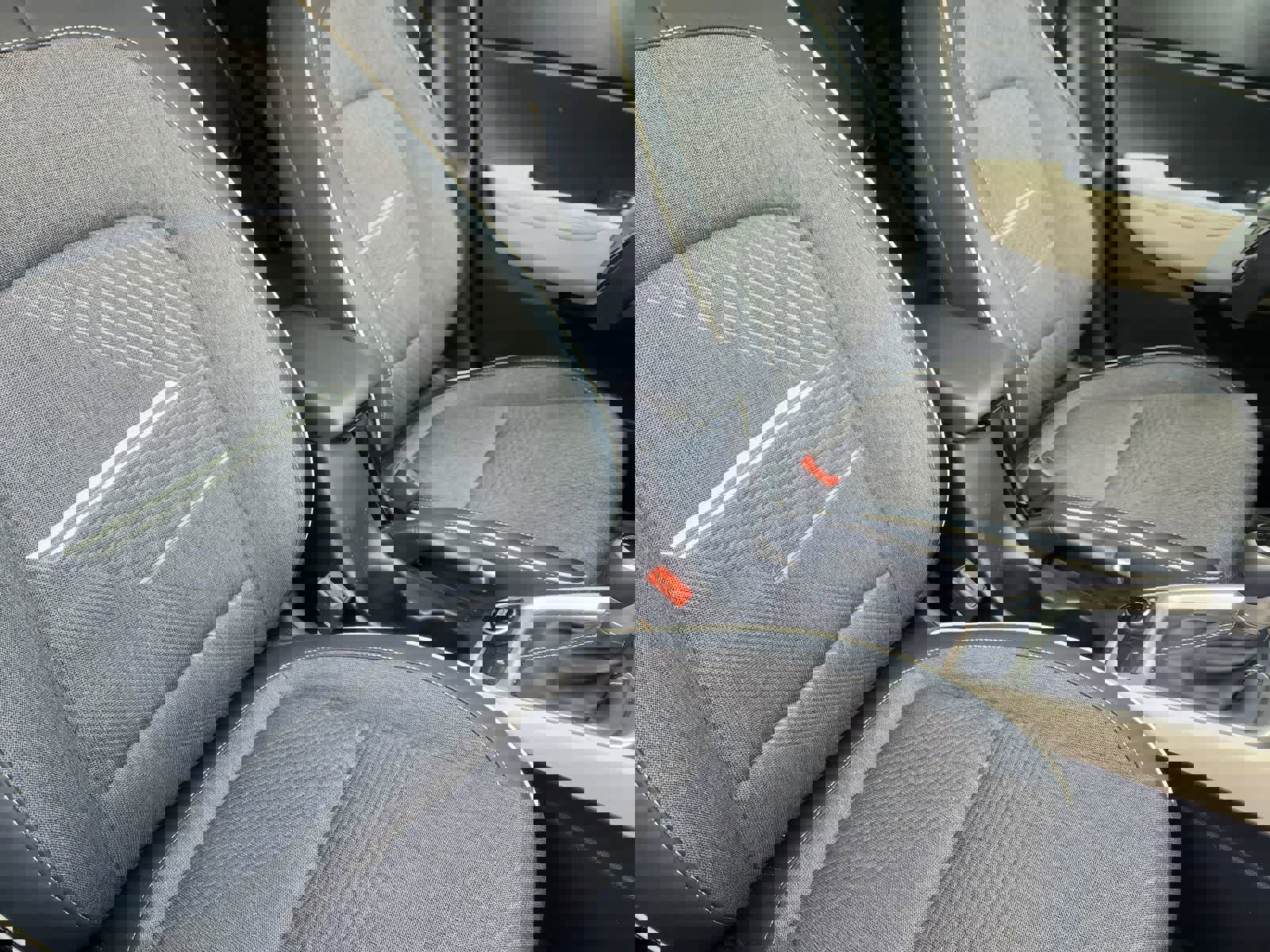 Used 2025 Hyundai Venue Limited image 12