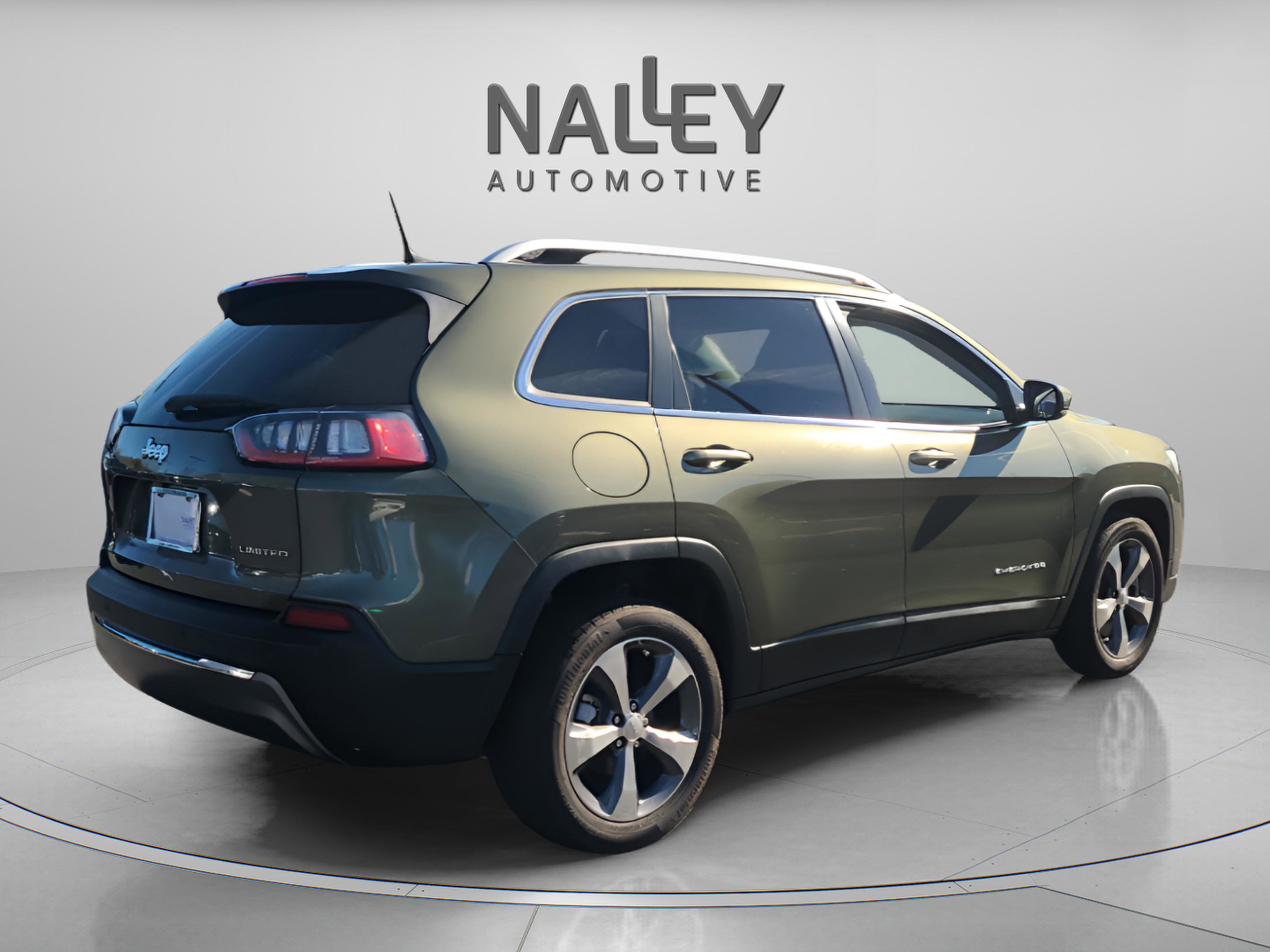 Used 2019 Jeep Cherokee Limited w/ Luxury Group image 5