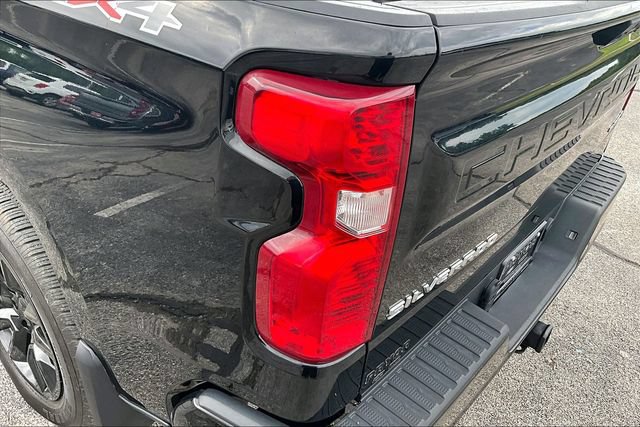 Used 2023 Chevrolet Silverado 1500 Custom AWD/4WD image 24