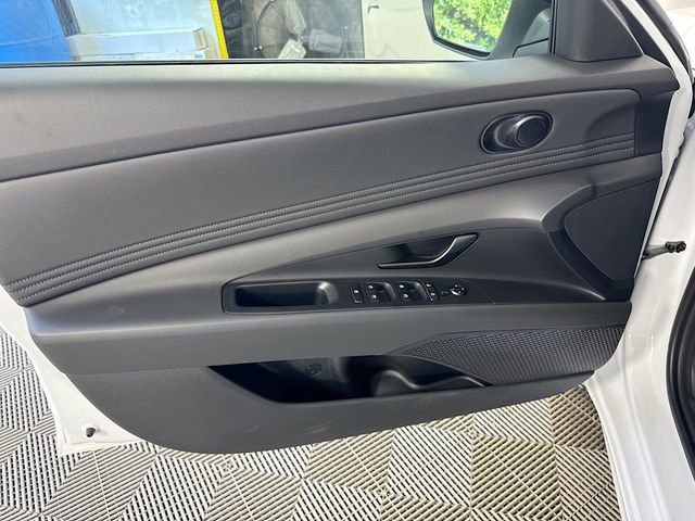 New 2025 Hyundai Elantra SEL FWD image 24