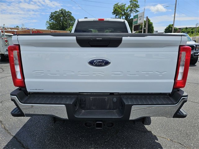 Used 2024 Ford F350 XLT image 6