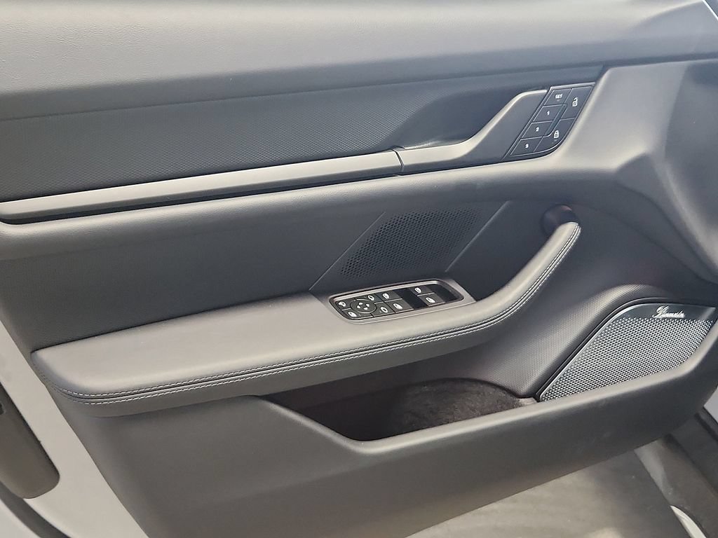 New 2026 Porsche Taycan 4S AWD/4WD image 13