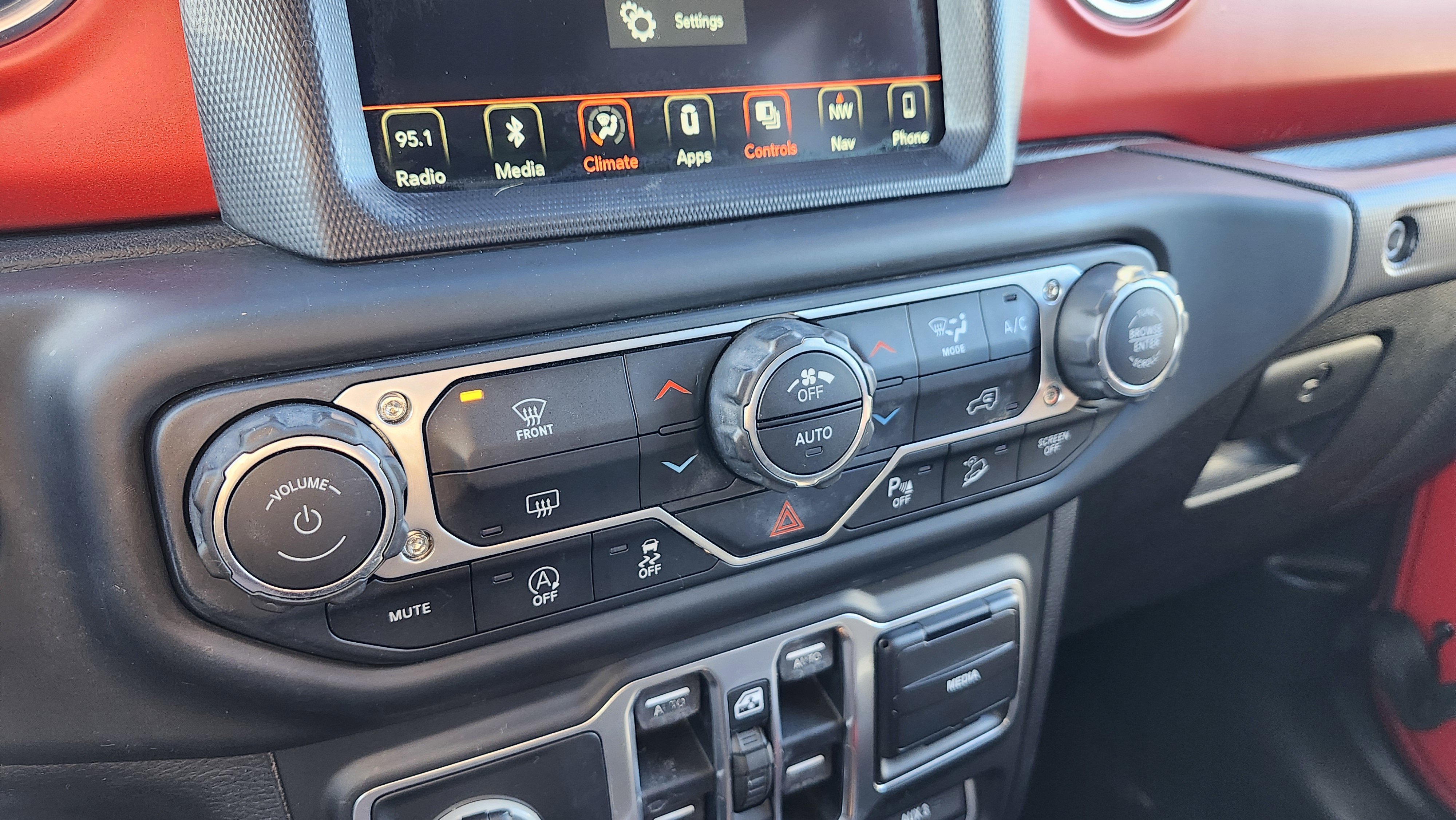 Used 2018 Jeep Wrangler Unlimited Rubicon image 30