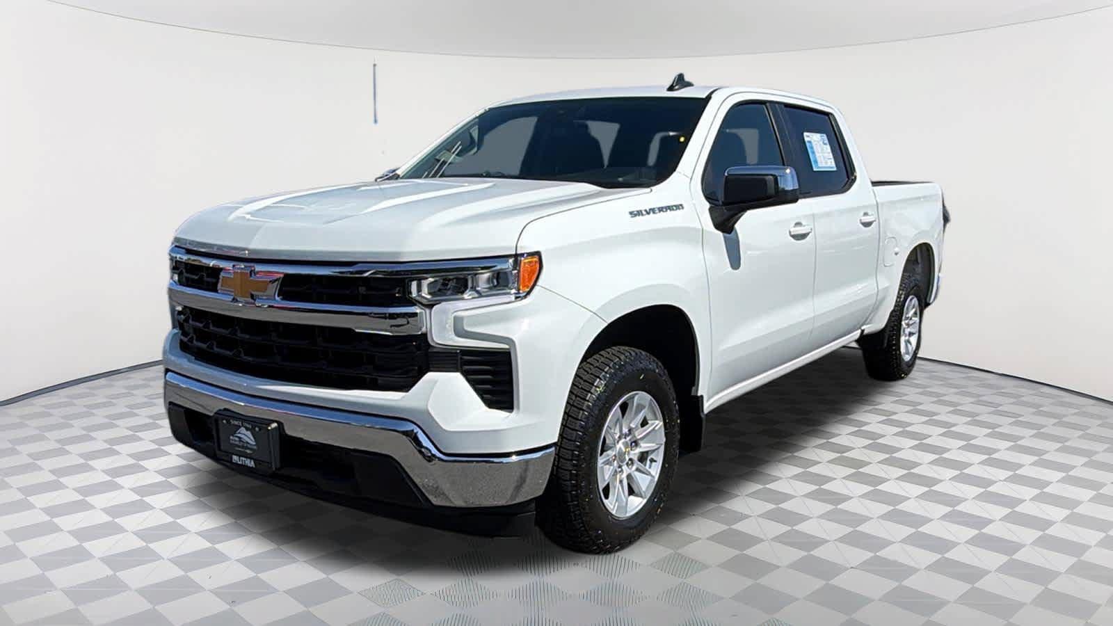 Used 2025 Chevrolet Silverado 1500 LT RWD image 1