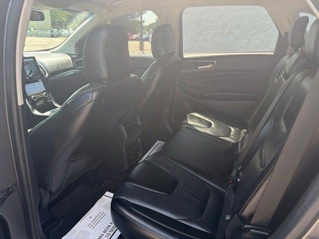 Used 2022 Ford Edge Titanium AWD/4WD image 16