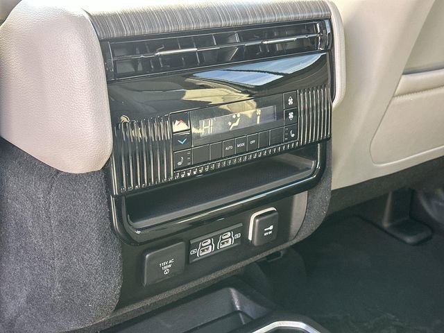 Used 2024 Jeep Wagoneer Series II image 41