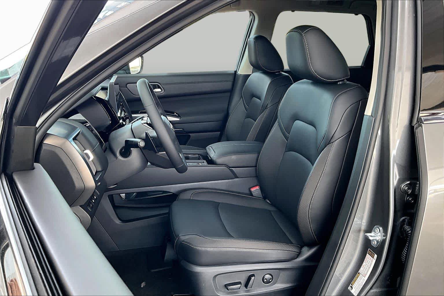 New 2026 Nissan Pathfinder SL FWD image 15