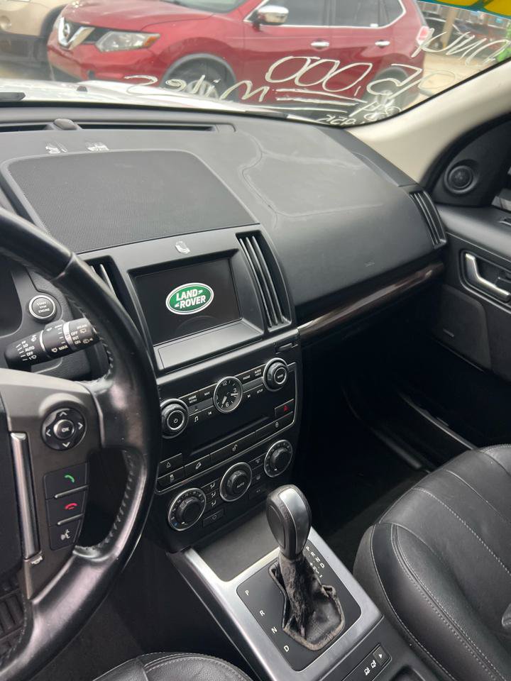 Used 2014 Land Rover LR2 AWD/4WD image 12
